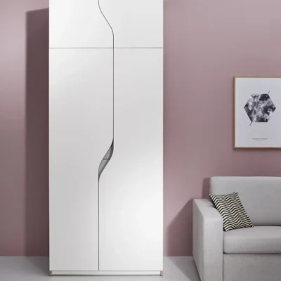 Plane Kleiderschrank